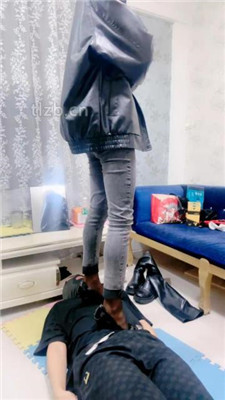 图片[18]_【兔兔大大】骑马爬行/舔脏鞋底/训练/踩踏/闻臭脚_HD绳艺资源