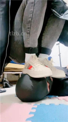 图片[20]_【兔兔大大】骑马爬行/舔脏鞋底/训练/踩踏/闻臭脚_HD绳艺资源