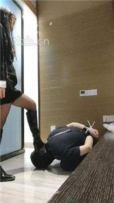 图片[9]_【爱可呀】女慕给校花洗高跟/当坐垫_HD绳艺资源