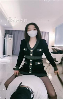 【临沂小妈】双S-虐打踩踏/骑马/脚喂食/滴蜡/虐乳_HD绳艺资源