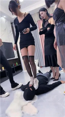 图片[12]_【麋鹿银儿】4S群虐-高难度挑战踢踹圈踢/跳踩耳光/坐垫_HD绳艺资源