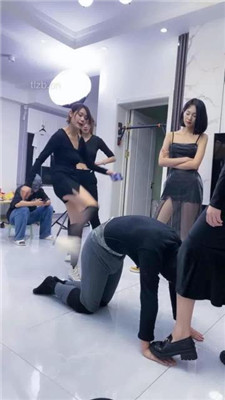 图片[16]_【麋鹿银儿】4S群虐-高难度挑战踢踹圈踢/跳踩耳光/坐垫_HD绳艺资源