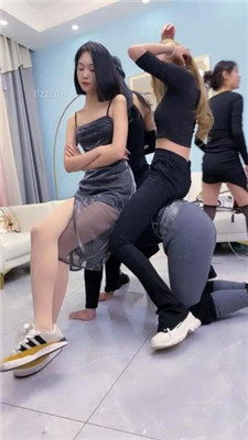 图片[17]_【麋鹿银儿】4S群虐-高难度挑战踢踹圈踢/跳踩耳光/坐垫_HD绳艺资源