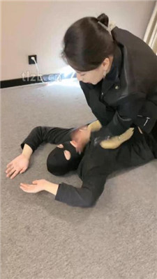 图片[2]_【潘妮绳艺导师】重度sp打开花-吸闻靴子里面味道_HD绳艺资源