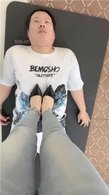 【冰夏绳艺导师】双S-高跟全体重踩地毯【双视角版】_HD绳艺资源