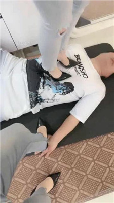 图片[3]_【冰夏绳艺导师】双S-高跟全体重踩地毯【双视角版】_HD绳艺资源