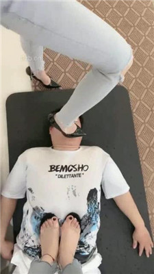 图片[9]_【冰夏绳艺导师】双S-高跟全体重踩地毯【双视角版】_HD绳艺资源