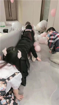 图片[19]_【时安】劲爆群调-男女奴跪拜/踩狗爪/训练舔脏鞋/一桶圣水_HD绳艺资源