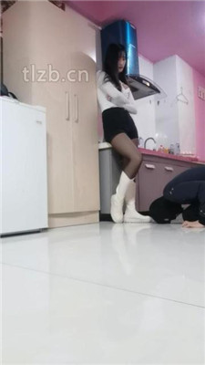 【文文文文】素人小姐姐-长靴全体重踩踏/黑丝脚捂脸/脚底喂食_HD绳艺资源