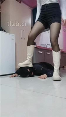 图片[7]_【文文文文】素人小姐姐-长靴全体重踩踏/黑丝脚捂脸/脚底喂食_HD绳艺资源