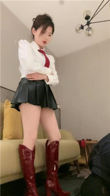 【丹丹】长靴御姐S-脚耳光抽/圣水盛宴_HD绳艺资源