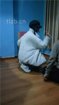 【最抗揍M】素人学生主-艺术闻鞋-踢踹-数据线训练_HD绳艺资源