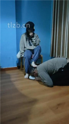 图片[9]_【最抗揍M】素人学生主-艺术闻鞋-踢踹-数据线训练_HD绳艺资源