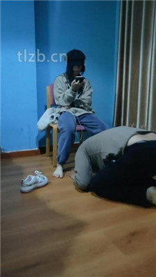 图片[11]_【最抗揍M】素人学生主-艺术闻鞋-踢踹-数据线训练_HD绳艺资源