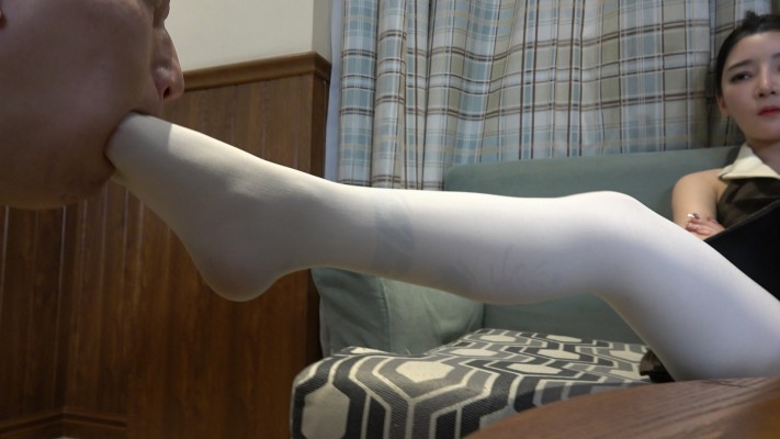 图片[10]_【领主老大】白帆布鞋踩虐，白袜艺术深喉_HD绳艺资源