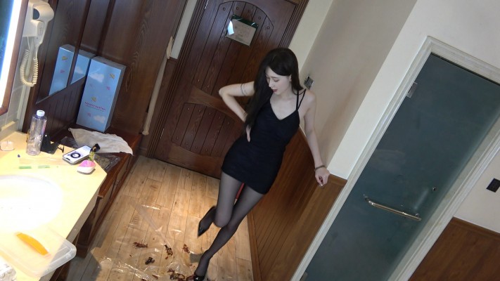 图片[8]_【艾琳S175】超模黑丝大长腿踩踏卑微小龙虾_HD绳艺资源