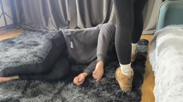 图片[5]_【女神学院·肉肉】腿绞坐脸窒息_HD绳艺资源