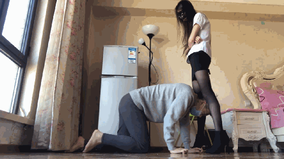 S属性美女经理虐待男下属_HD绳艺资源