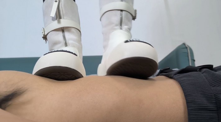 图片[2]_【女神学院·梓】靴子高跟踩踏_HD绳艺资源