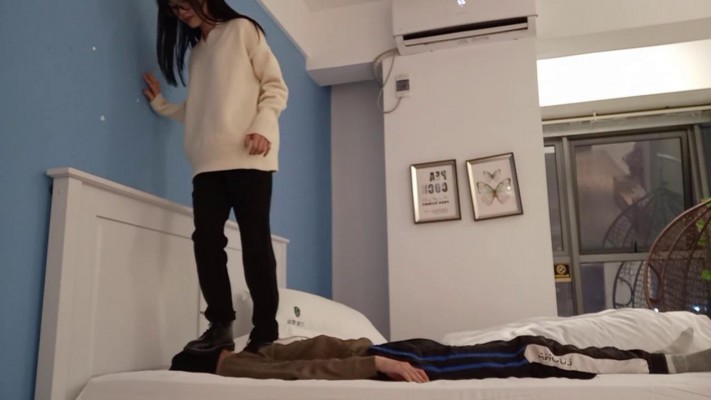 图片[2]_【00后蕬小乃】小婉肉丝全体重踩，深喉_HD绳艺资源