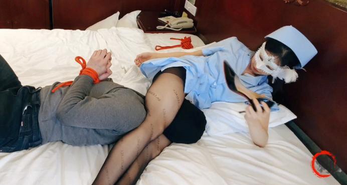 图片[12]_【婉儿】性感女护士绞杀死BT 婉儿黑丝女护士绞杀BT 丝袜勒脖高跟踩头_HD绳艺资源