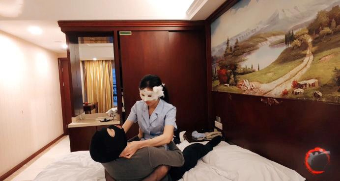 图片[15]_【婉儿】性感女护士绞杀死BT 婉儿黑丝女护士绞杀BT 丝袜勒脖高跟踩头_HD绳艺资源