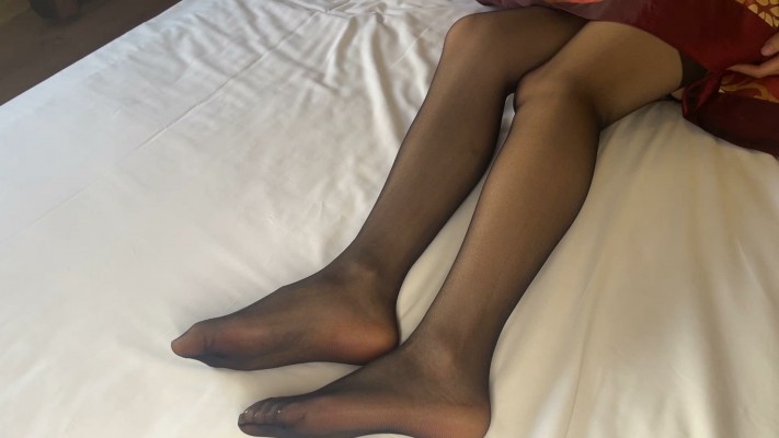 【黑丝诱惑】视频定制素人小静的首次拍摄_HD绳艺资源