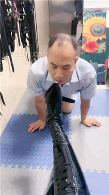 图片[2]_【木子大大】双S-揪耳朵长靴踩/鞋插嘴藤条抽浓痰吐脸【双视角版】_HD绳艺资源