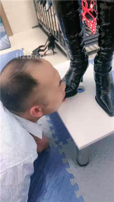 图片[8]_【木子大大】双S-揪耳朵长靴踩/鞋插嘴藤条抽浓痰吐脸【双视角版】_HD绳艺资源