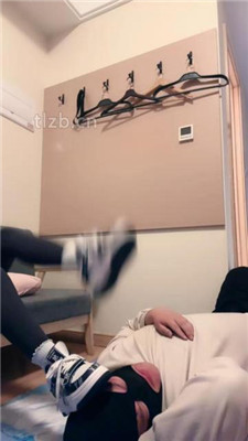 图片[17]_【不期而遇】长靴白袜运动鞋全体重踩踏_HD绳艺资源