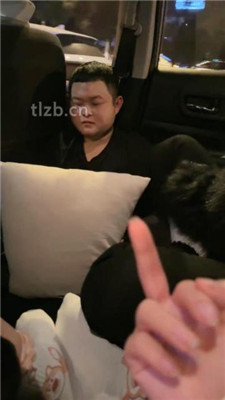 图片[13]_【尤物大大】车内双S调-跪舔运动鞋棉袜_HD绳艺资源