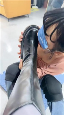 图片[4]_【尤物大大】女生宿舍调闺蜜-舔脏鞋/转胯耳光/灌圣水【双视角版】_HD绳艺资源