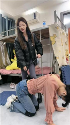 图片[15]_【尤物大大】女生宿舍调闺蜜-舔脏鞋/转胯耳光/灌圣水【双视角版】_HD绳艺资源