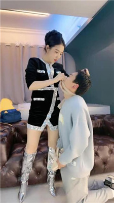 图片[3]_【鑫儿教头】强迫圣水/银色长靴肉丝的脚下奴_HD绳艺资源