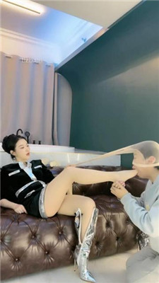 图片[18]_【鑫儿教头】强迫圣水/银色长靴肉丝的脚下奴_HD绳艺资源