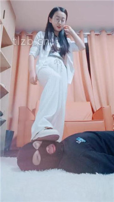 图片[3]_【依然】运动鞋全体重踩狗_HD绳艺资源