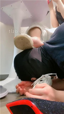 图片[2]_【艾莉】家奴卑微舔脏鞋底_HD绳艺资源