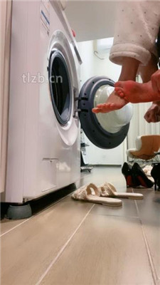 图片[11]_【艾莉】家奴卑微舔脏鞋底_HD绳艺资源