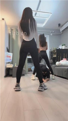 图片[4]_【伊楠】双S-运动鞋踩踏踢踹/耳光/脚下喂食/吃棉袜【双视角版】_HD绳艺资源