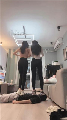 图片[10]_【伊楠】双S-运动鞋踩踏踢踹/耳光/脚下喂食/吃棉袜【双视角版】_HD绳艺资源