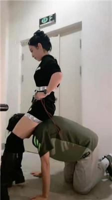 图片[6]_【鑫儿教头】长靴S-楼道遛狗_HD绳艺资源