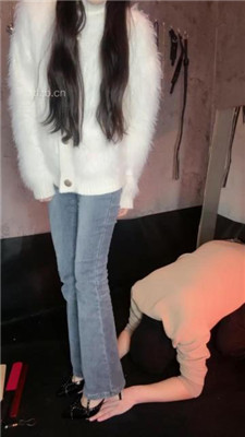 【苏西】高跟踩狗爪/人体座椅/刑具重度训练_HD绳艺资源