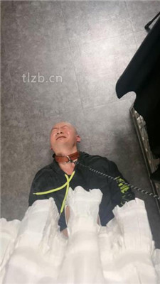 图片[13]_【领主老大】聋哑狗悲惨人生-高跟踩踏/揪耳朵/十字架绳艺技巧训练_HD绳艺资源