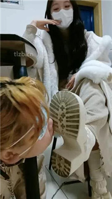 图片[4]_【爱可呀】母畜尝试犬化-清理靴底/踩喂食/升水_HD绳艺资源