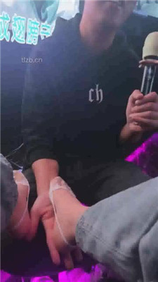 【嘉一】KTV吊带船袜虐贱奴_HD绳艺资源