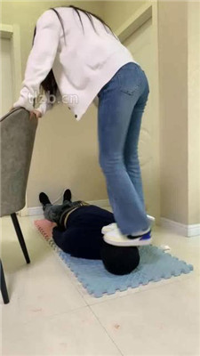 图片[10]_【精神小妹】极度酷刑-高难度挑战踢踹/跳踩头部_HD绳艺资源