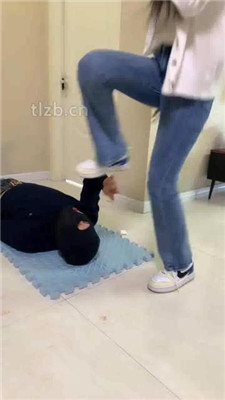 图片[12]_【精神小妹】极度酷刑-高难度挑战踢踹/跳踩头部_HD绳艺资源