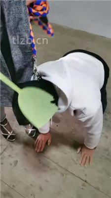 图片[4]_【大美】狗链遛狗转胯/跪舔高跟黑丝_HD绳艺资源