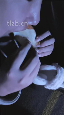 图片[5]_【奶味小仙女】电影院调-毛拖鞋白袜踩狗_HD绳艺资源