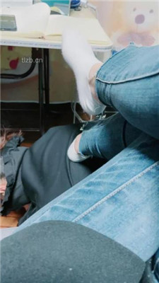 【语阳】白袜脚踩母畜_HD绳艺资源